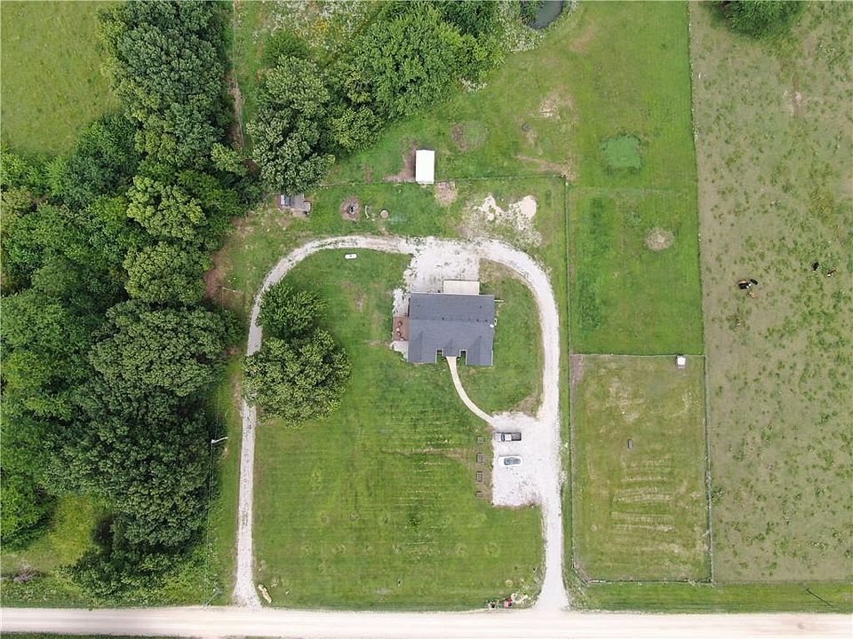 2nd image of 657 SW 701st Rd