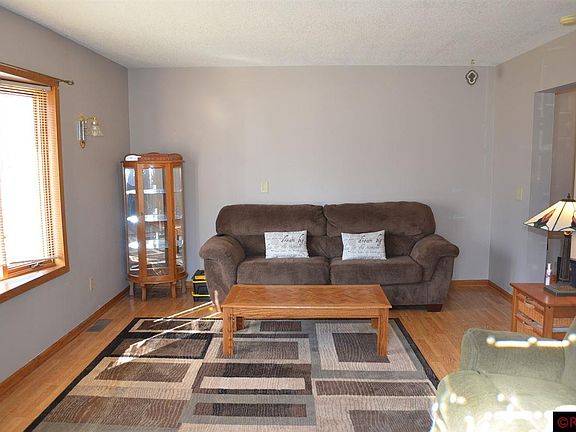 3rd image of 409 S Agency St