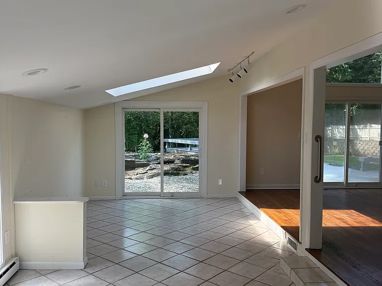 14 Long Lots Rd — Photo 9