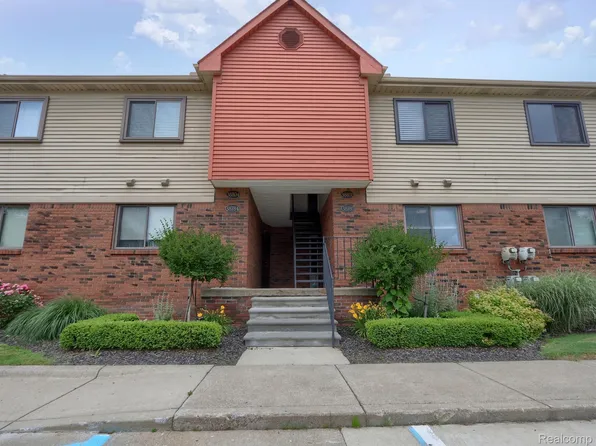 38780 Lanse Creuse St, Harrison Township, MI 48045