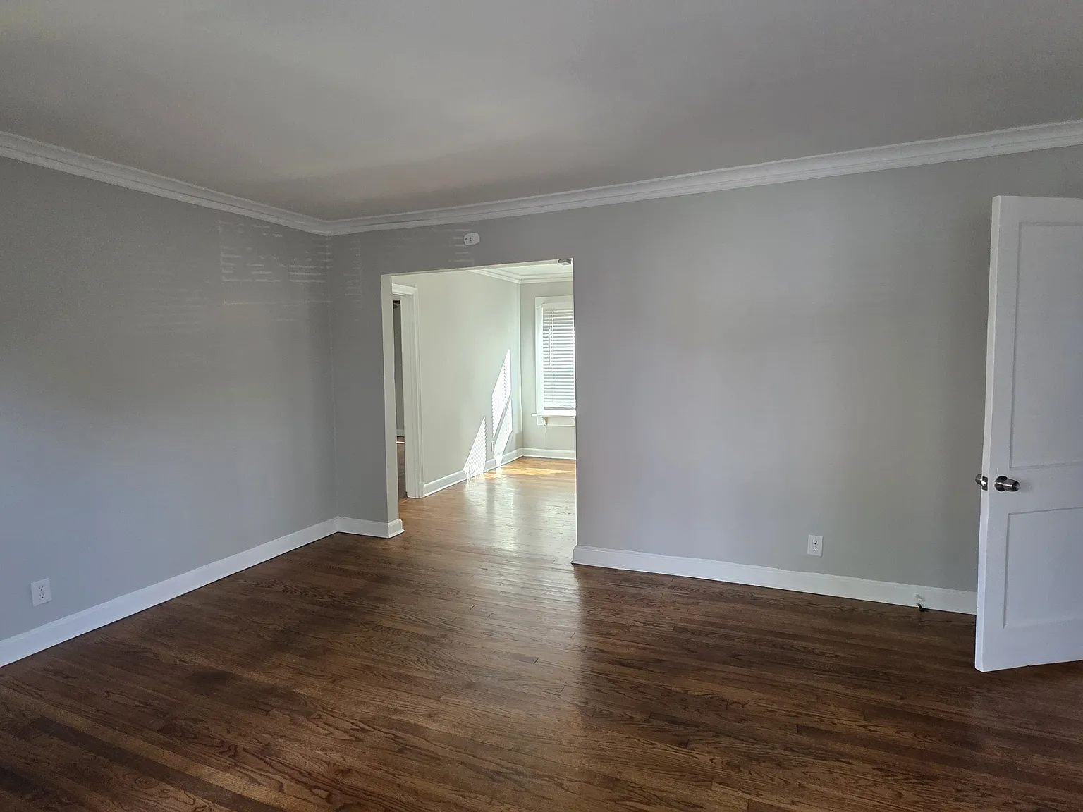 Charming 2-Bedroom, 1-Bathroom Home — Photo 3