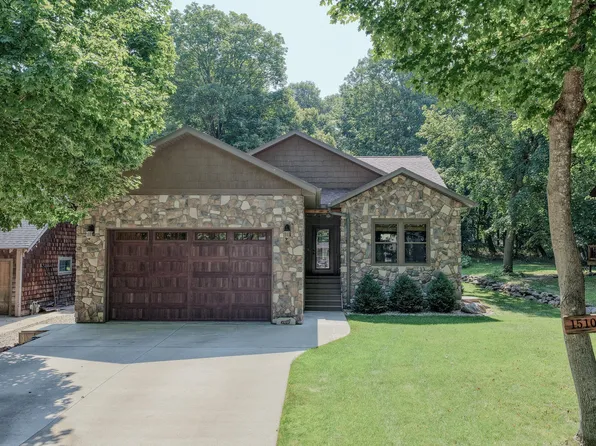 1510 Nichols Ave, Okoboji, IA 51355