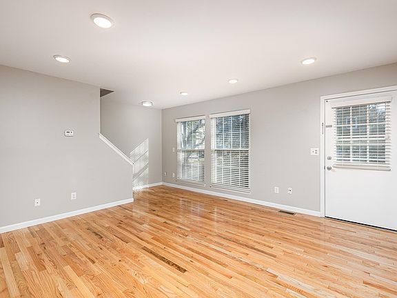 3rd image of 2760 Glenbridge Ct