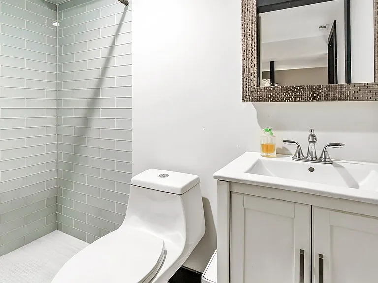 66 Crystal Dr — Photo 18