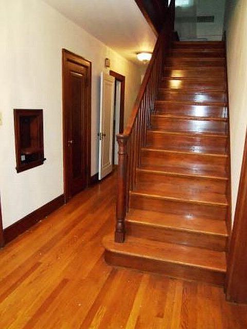 Front door view LR to right 