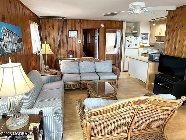 2200 Oceanfront — Photo 23