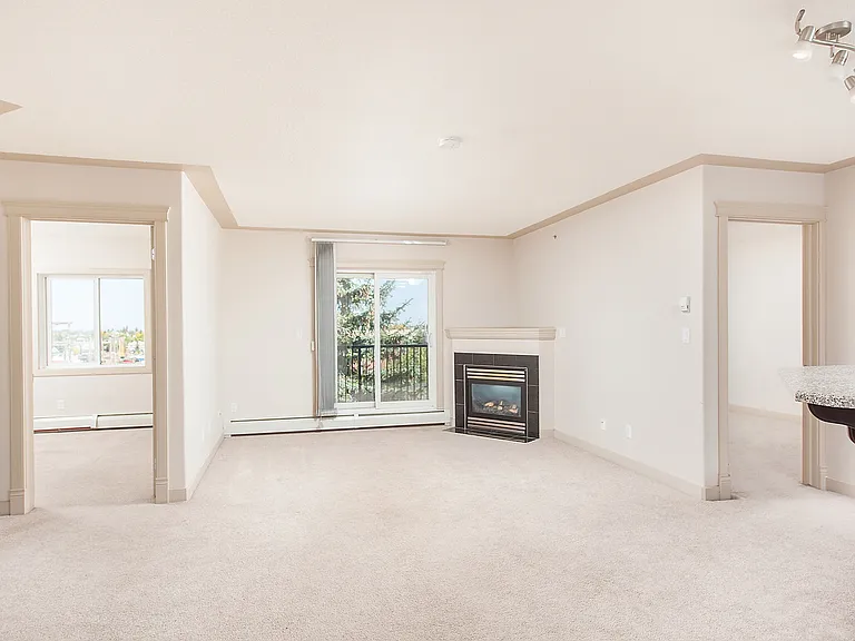 4415 48th St — Photo 38