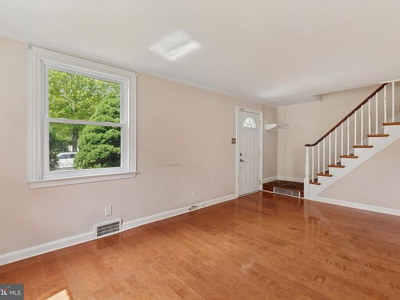 3rd image of 90 N College Ave