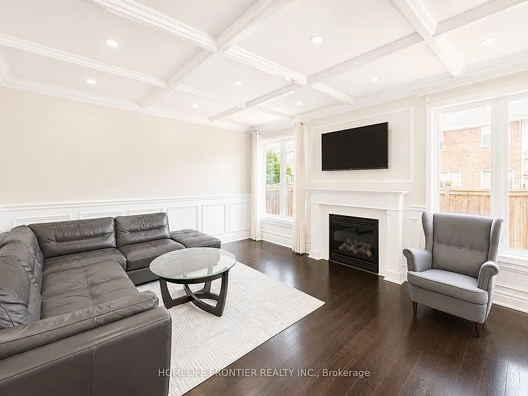 885 Farmstead Dr #UPPER — Photo 7