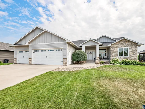 7009 E Sierra Trl, Sioux Falls, SD 57110