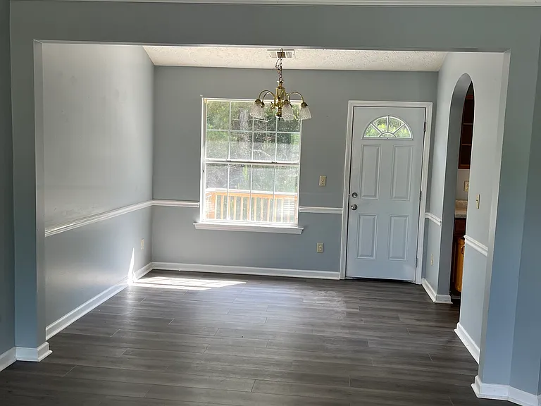 506 Rosewood Cir — Photo 5