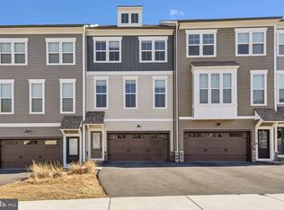 1697 Beech Leaf St, Dumfries, VA 22026