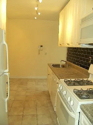 Rented by City Connections Realty | media 17