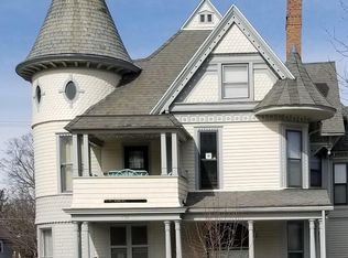 702 E Grove St #2, Bloomington, IL