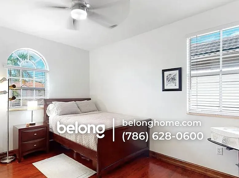 5 bed, 4.5 bath, 3780 sqft, $8,795 — Photo 2