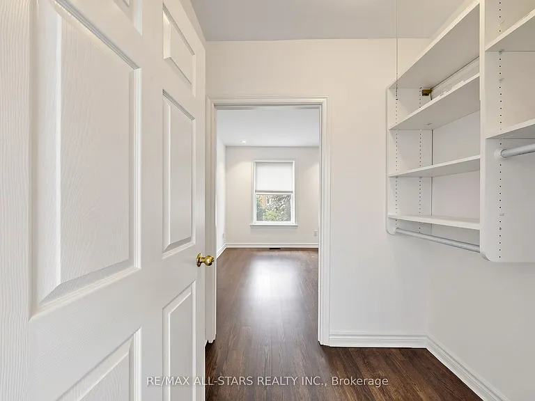68 Macpherson Ave — Photo 23