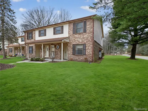 35652 Castlewood Ct, Westland, MI 48185