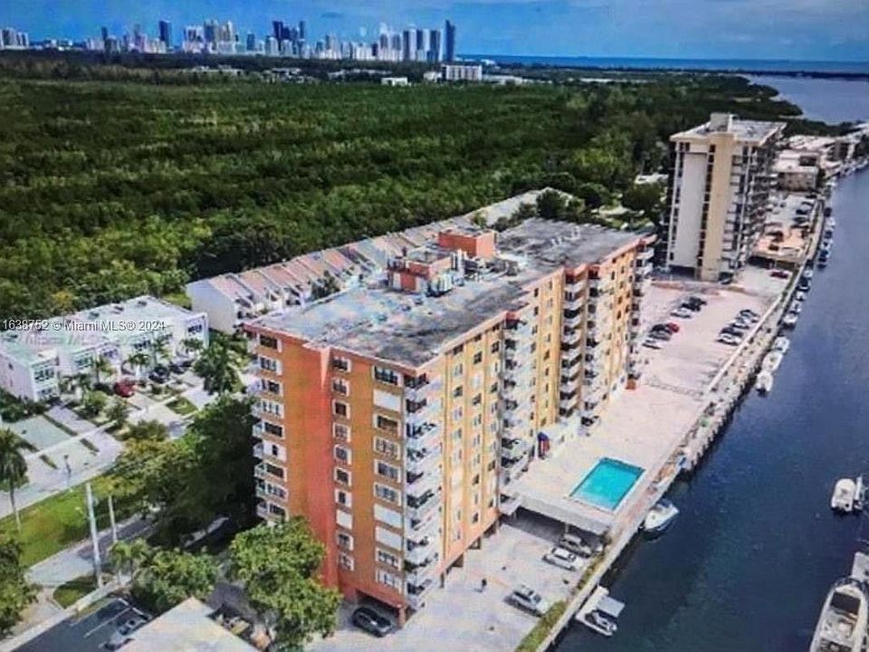 1st image of 2450 NE 135th St APT 409
