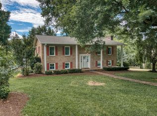230 Longview Dr, Abingdon, VA 24211