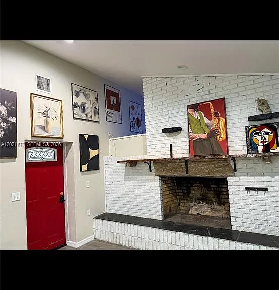 370 Hand Ave — Photo 22