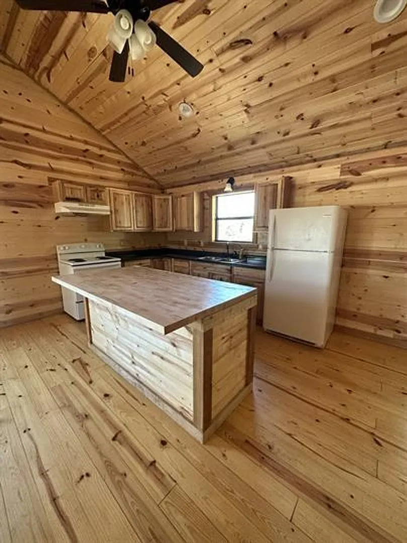 Inviting 1-Bedroom Cabin with Abundant Natural Light & Private Porch — Photo 2