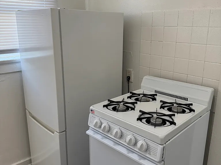 49 Sunset Ave #1/2 — Photo 3
