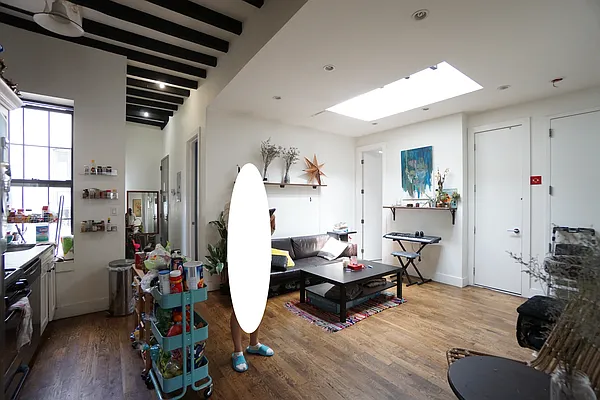 Rented by Rennit Inc. | media 7