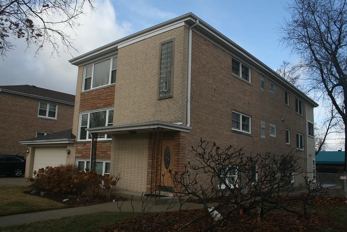 Building Photo - 7330 W Carol St #2