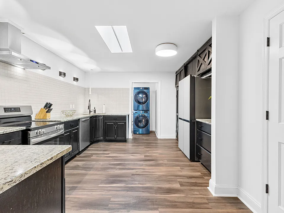 Kitchen / Laundry