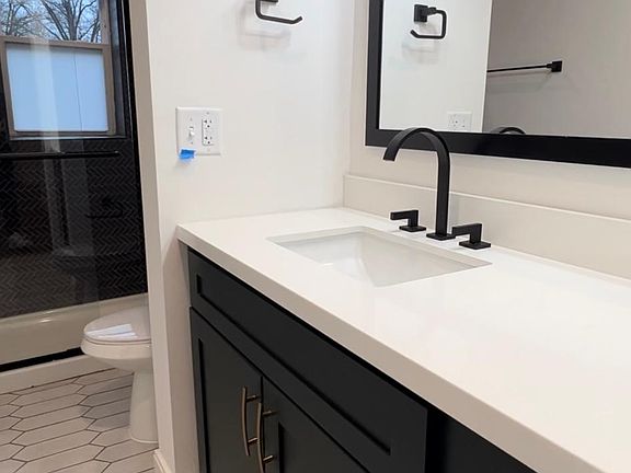 4th image of 1332 Hawthorne Pl APT 2-B