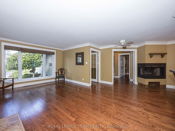 5th image of 2128 Benjamin Ave