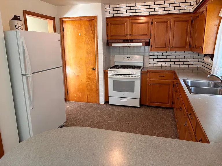 10470 Valleydale St SE — Photo 6