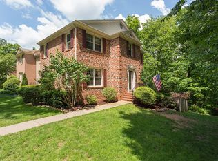 7400 Forest Hunt Ct, Springfield, VA 22153