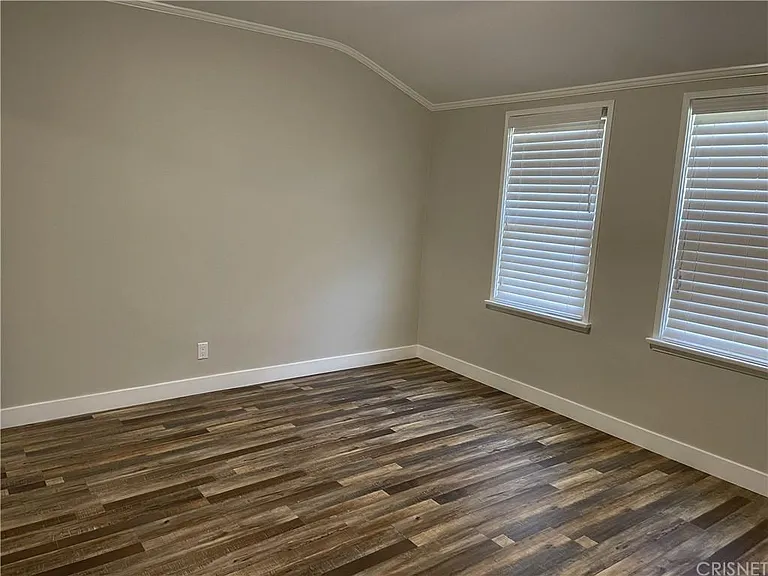 6824 Tobias Ave — Photo 12