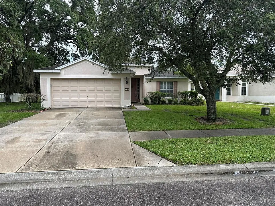 14757 Wake Robin Dr