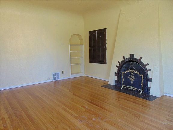4th image of 1319 Cincinnati Ave