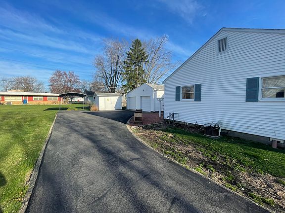 3rd image of 407 Voorhees St