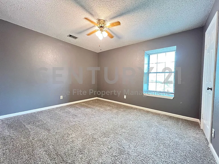 2019 Longmeadow Ct — Photo 11