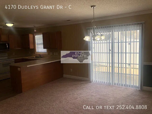 3 bed, 2.5 bath, $1,500 — Photo 2