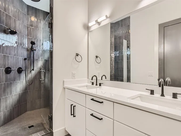 401 Serenity Ln — Photo 17