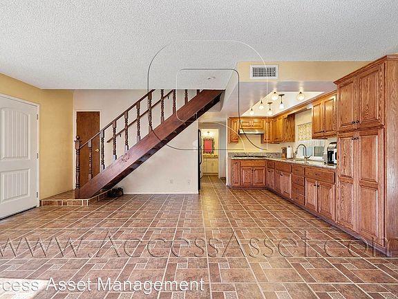 5th image of 25045 Chapman Ln