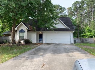 104 Gentle Knoll Dr E, Kingsland, GA 31548