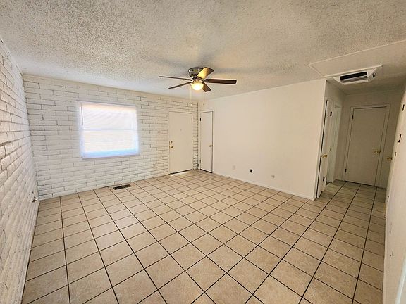 3rd image of 1409 Aspen Dr APT D