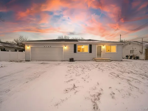4149 Amelia Dr, Saginaw, MI 48601