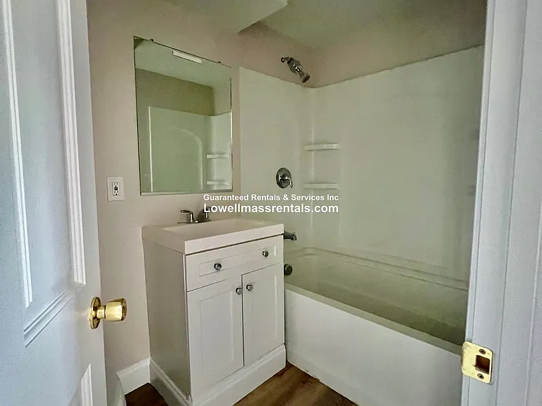 603 Broadway St #2R — Photo 8