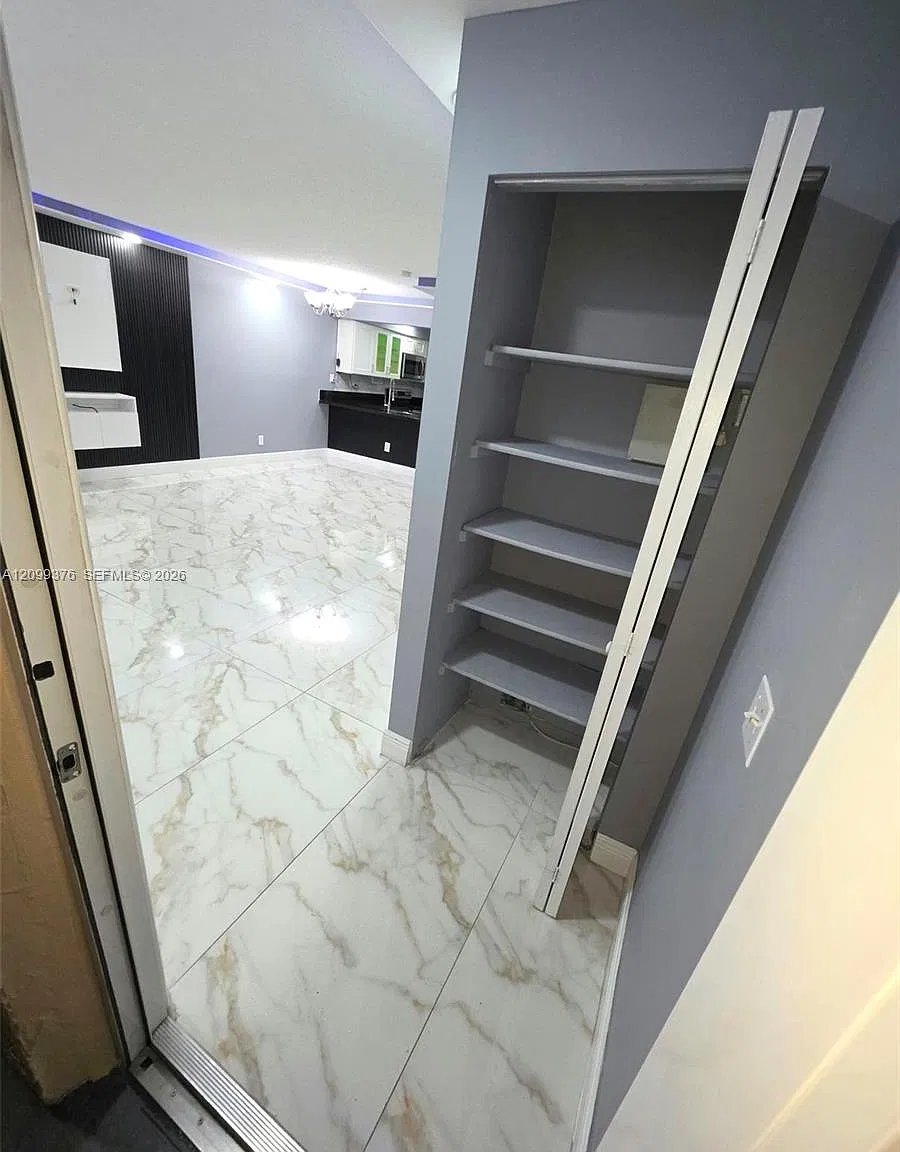 2 bed, 948 sqft, $2,800 — Photo 1