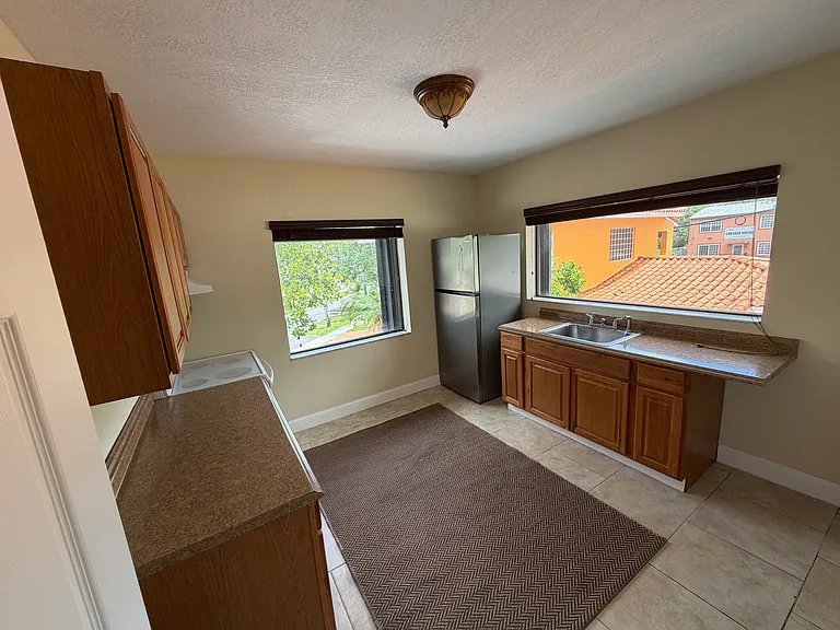 1611 NW 14th Ave #U — Photo 5