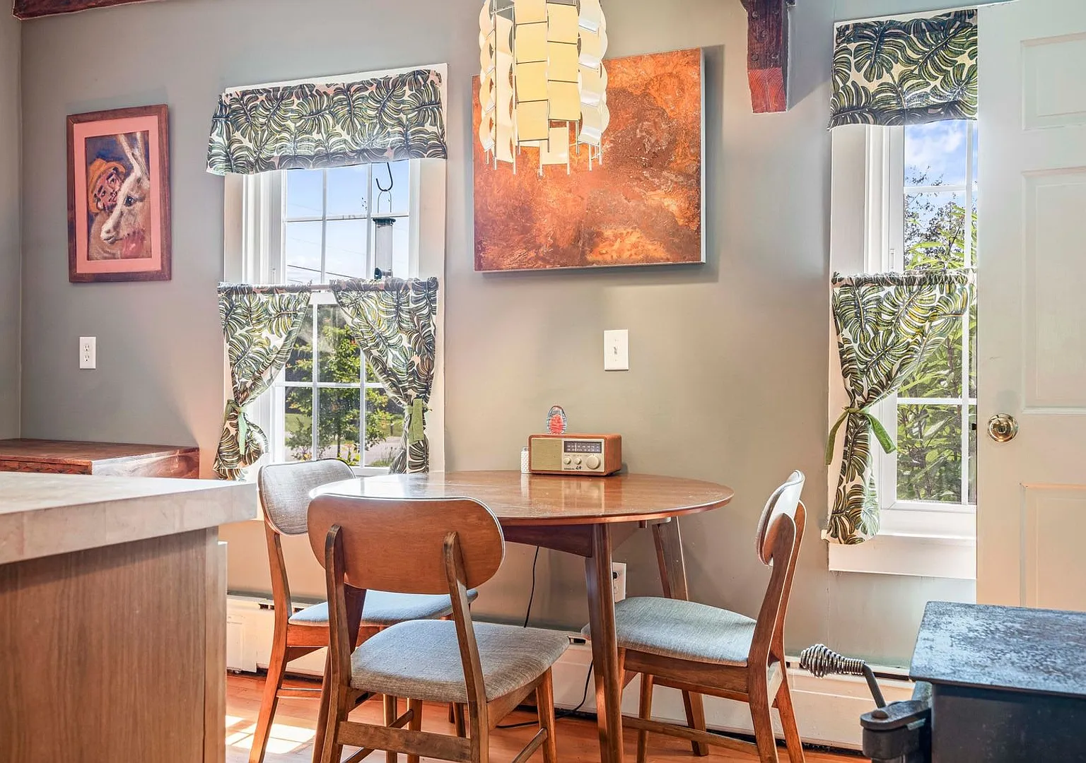 Charming 3BR House in Scarborough — Photo 4