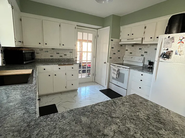 5032 Madison St NE — Photo 3