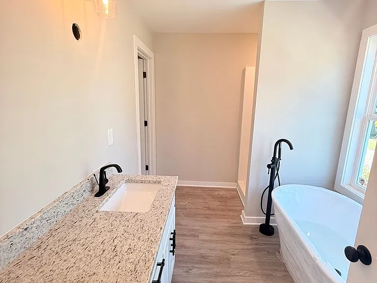 785 Whitehall Rd — Photo 15